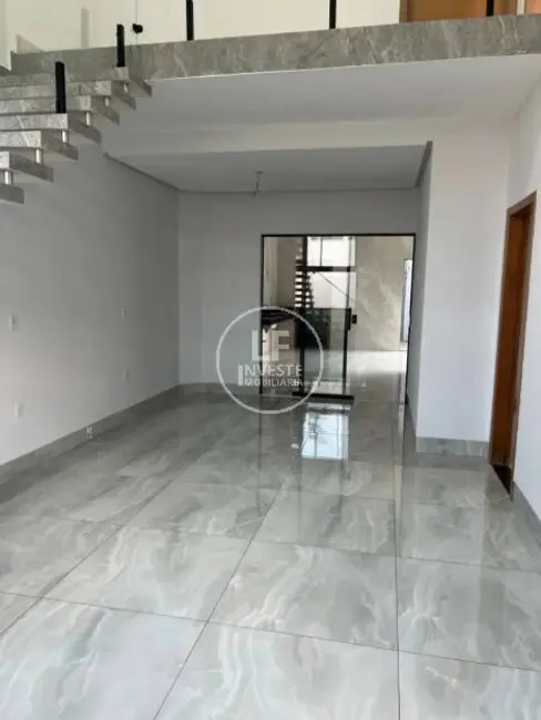 Foto 2 de Sobrado com 3 quartos à venda, 200m2 em Morada dos Pássaros, Aparecida De Goiania - GO