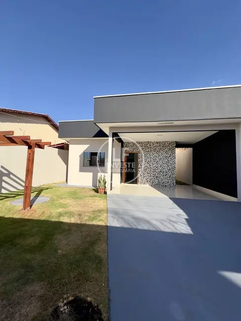 Foto 1 de Casa com 2 quartos à venda, 200m2 em Goianira - GO