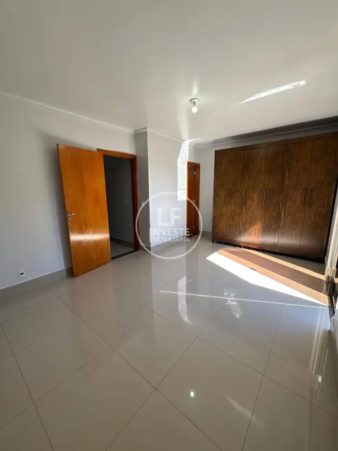 Foto 2 de Sobrado com 3 quartos à venda, 239m2 em Papillon Park, Aparecida De Goiania - GO