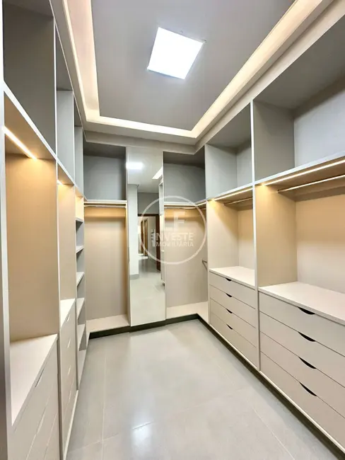 Casa com 4 quartos à venda, 520m2 em Senador Canedo - GO - imagem 6 Foto 6 de Casa com 4 quartos à venda, 520m2 em Senador Canedo - GO