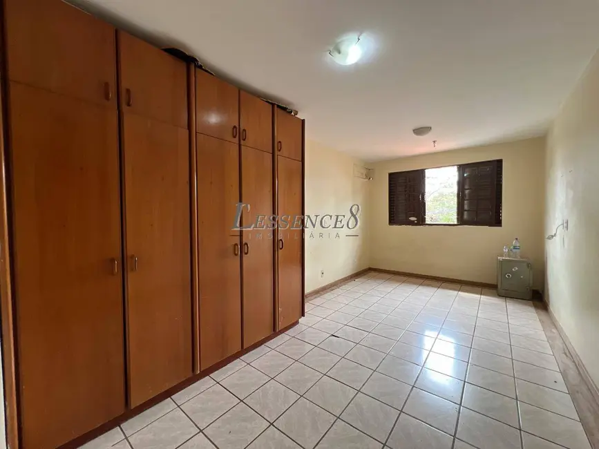 Sobrado com 4 quartos à venda, 298m2 em Jardim América, Goiania - GO - imagem 7 Foto 7 de Sobrado com 4 quartos à venda, 298m2 em Jardim América, Goiania - GO