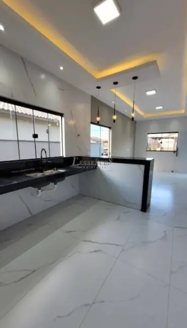 Casa com 3 quartos à venda, 200m2 em Jardim Decolores, Trindade - GO - imagem 2 Foto 2 de Casa com 3 quartos à venda, 200m2 em Jardim Decolores, Trindade - GO