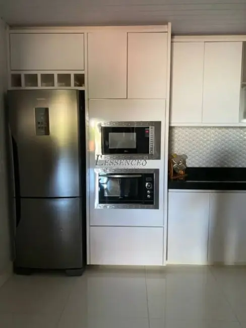 Foto 2 de Casa com 2 quartos à venda, 180m2 em Parque Montreal, Aparecida De Goiania - GO