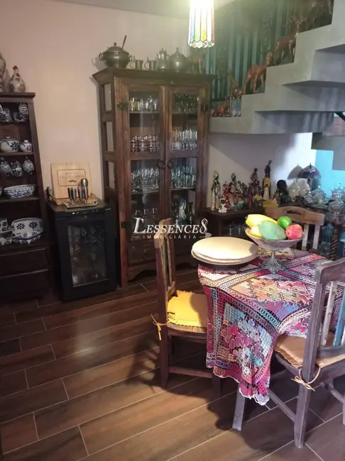 Sobrado com 4 quartos à venda, 307m2 em Senador Canedo - GO - imagem 5 Foto 5 de Sobrado com 4 quartos à venda, 307m2 em Senador Canedo - GO