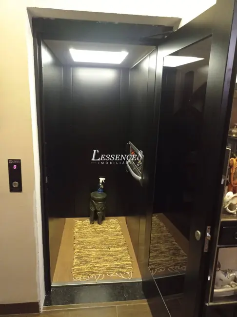 Sobrado com 4 quartos à venda, 307m2 em Senador Canedo - GO - imagem 3 Foto 3 de Sobrado com 4 quartos à venda, 307m2 em Senador Canedo - GO