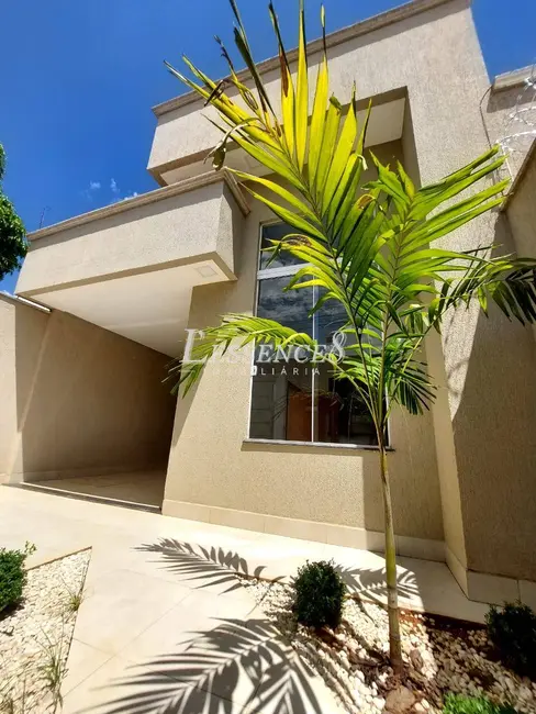 Foto 1 de Casa com 3 quartos à venda, 141m2 em Setor Maysa, Trindade - GO