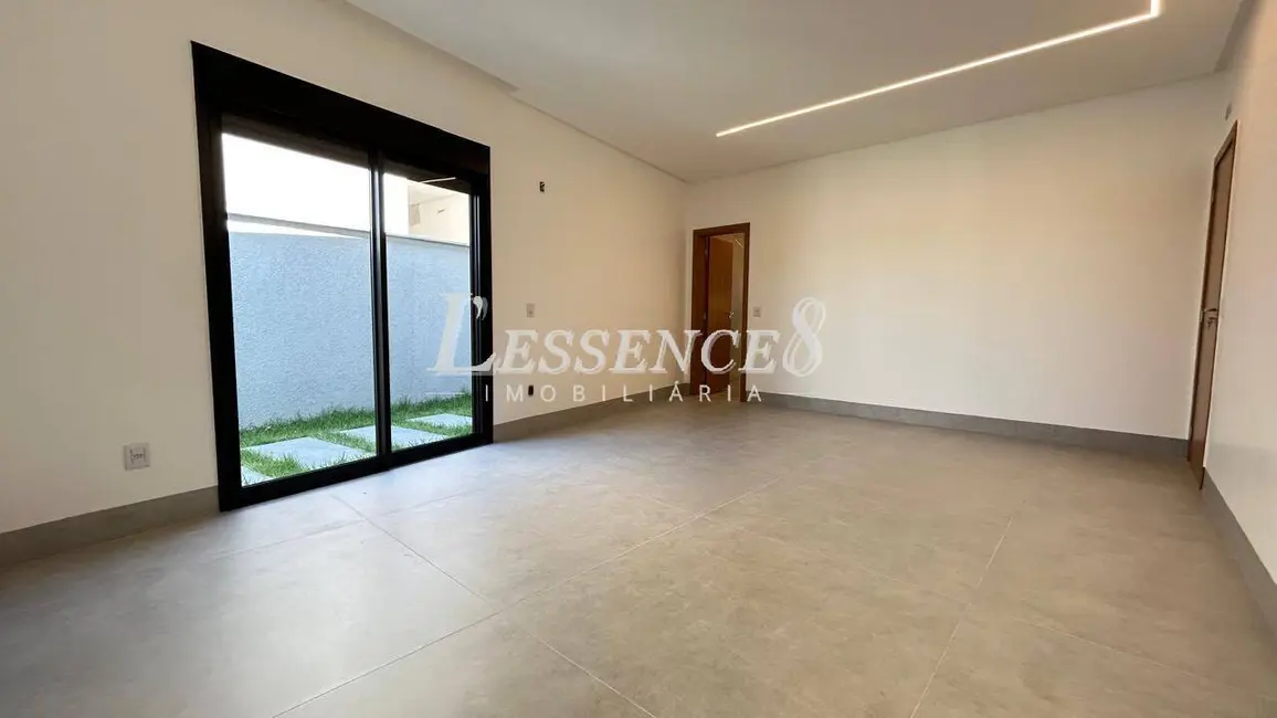 Foto 3 de Casa com 3 quartos à venda, 392m2 em Senador Canedo - GO