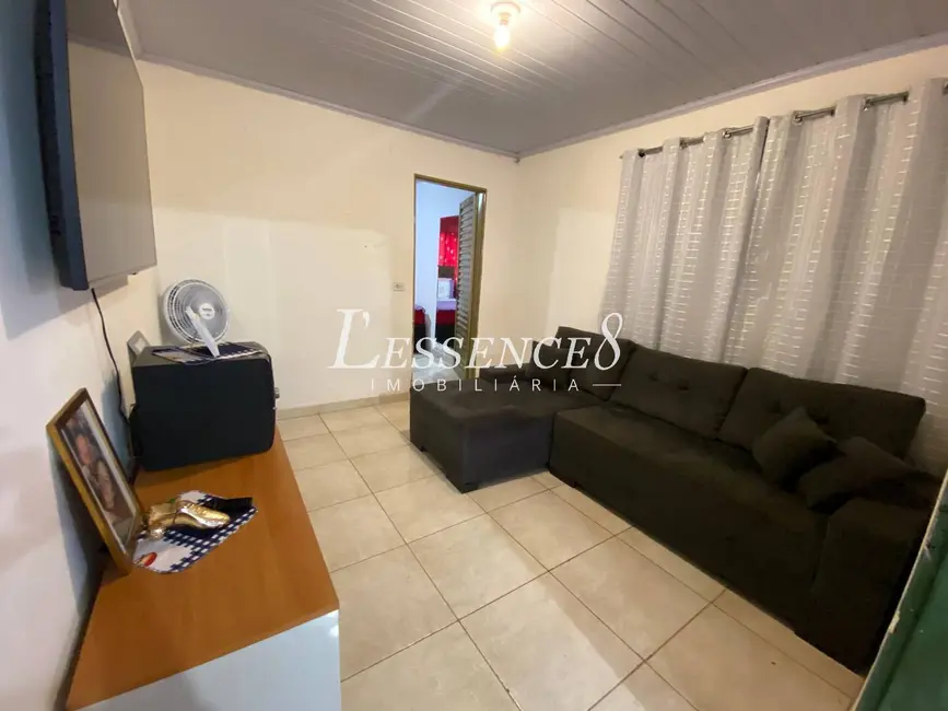 Foto 2 de Casa com 2 quartos à venda, 105m2 em Da Vitória, Goiania - GO