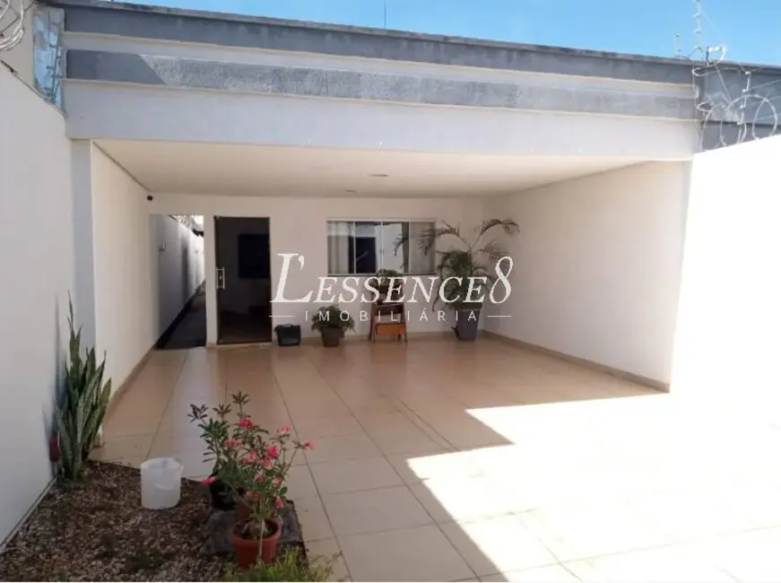Foto 1 de Casa com 3 quartos à venda, 240m2 em Residencial Canadá, Goiania - GO