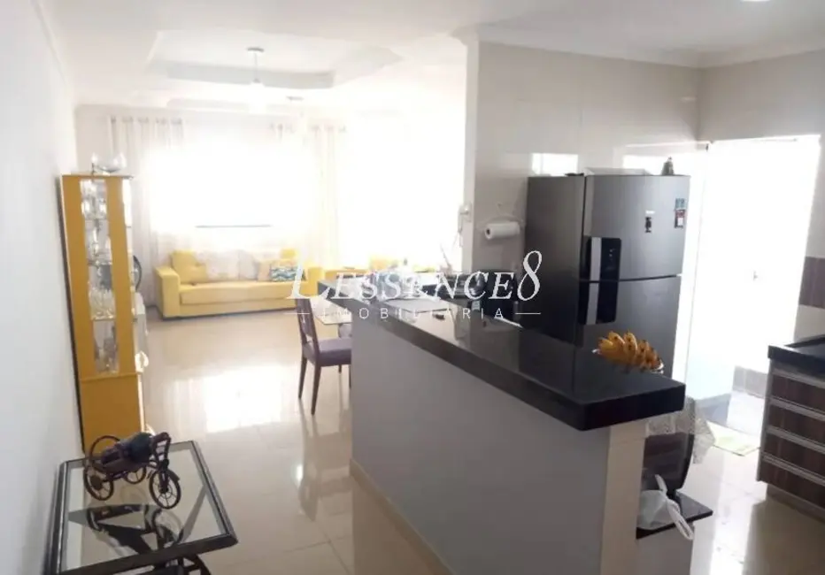 Foto 3 de Casa com 3 quartos à venda, 240m2 em Residencial Canadá, Goiania - GO