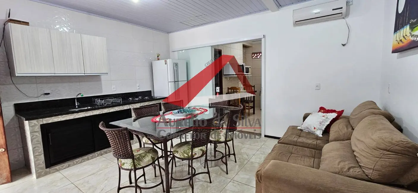 Foto 3 de Casa com 2 quartos à venda e para alugar em Bombinhas - SC