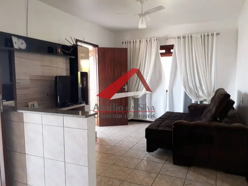 Casa com 2 quartos à venda e para alugar, 70m2 em Centro, Bombinhas - SC - imagem 7 Foto 7 de Casa com 2 quartos à venda e para alugar, 70m2 em Centro, Bombinhas - SC