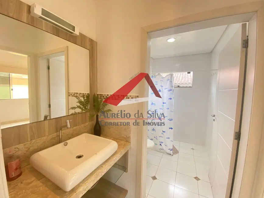 Foto 8 de Sobrado com 4 quartos à venda e para alugar, 160m2 em Bombinhas - SC