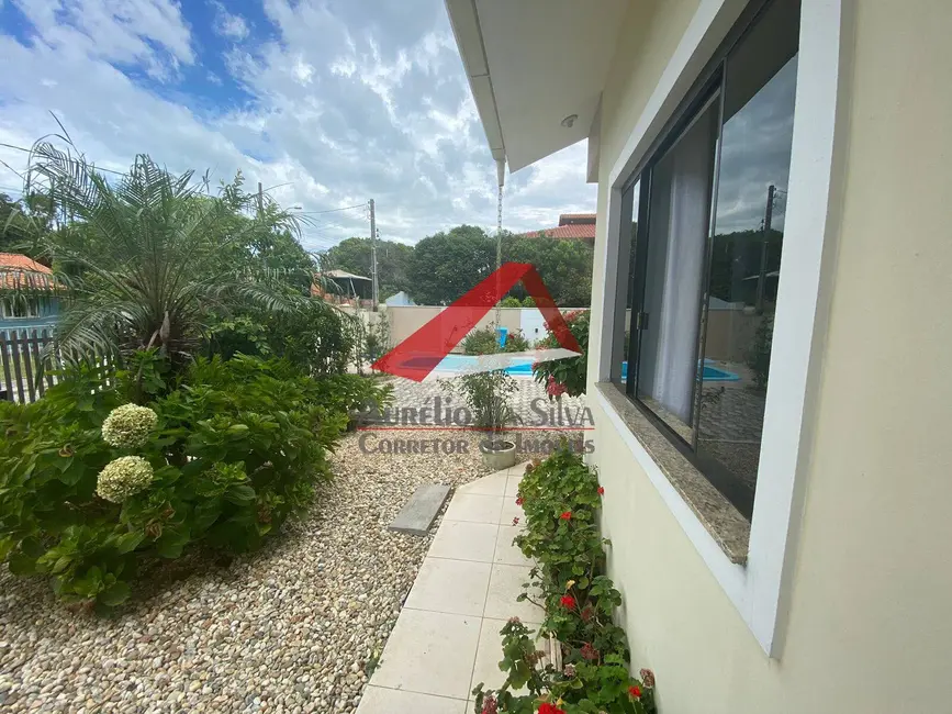 Foto 3 de Sobrado com 4 quartos à venda e para alugar, 160m2 em Bombinhas - SC