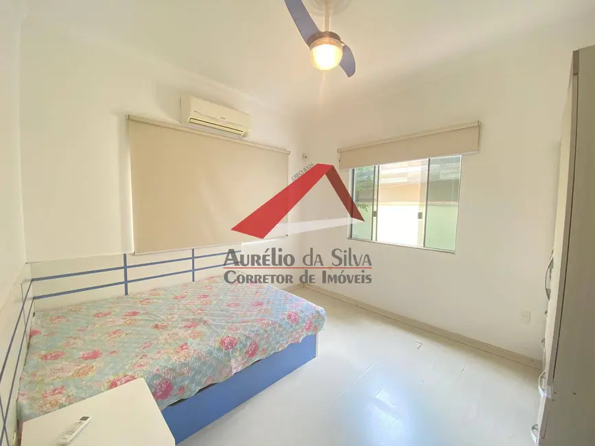 Foto 9 de Sobrado com 4 quartos à venda e para alugar, 160m2 em Bombinhas - SC