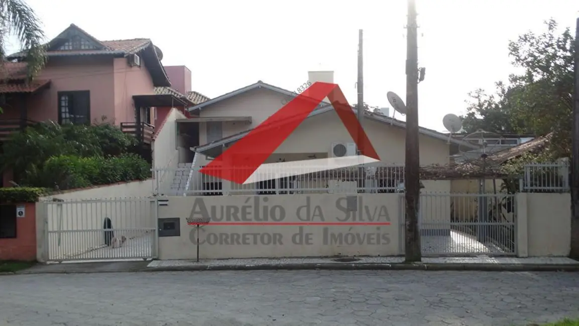 Foto 2 de Casa com 3 quartos à venda e para alugar em Centro, Bombinhas - SC
