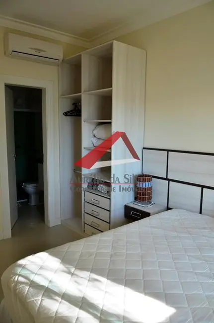Apartamento com 2 quartos para alugar, 80m2 em Centro, Bombinhas - SC - imagem 3 Foto 3 de Apartamento com 2 quartos para alugar, 80m2 em Centro, Bombinhas - SC
