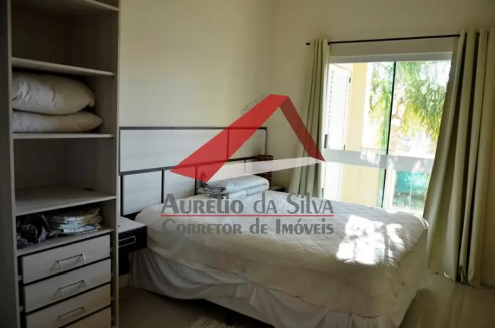 Apartamento com 2 quartos para alugar, 80m2 em Centro, Bombinhas - SC - imagem 4 Foto 4 de Apartamento com 2 quartos para alugar, 80m2 em Centro, Bombinhas - SC