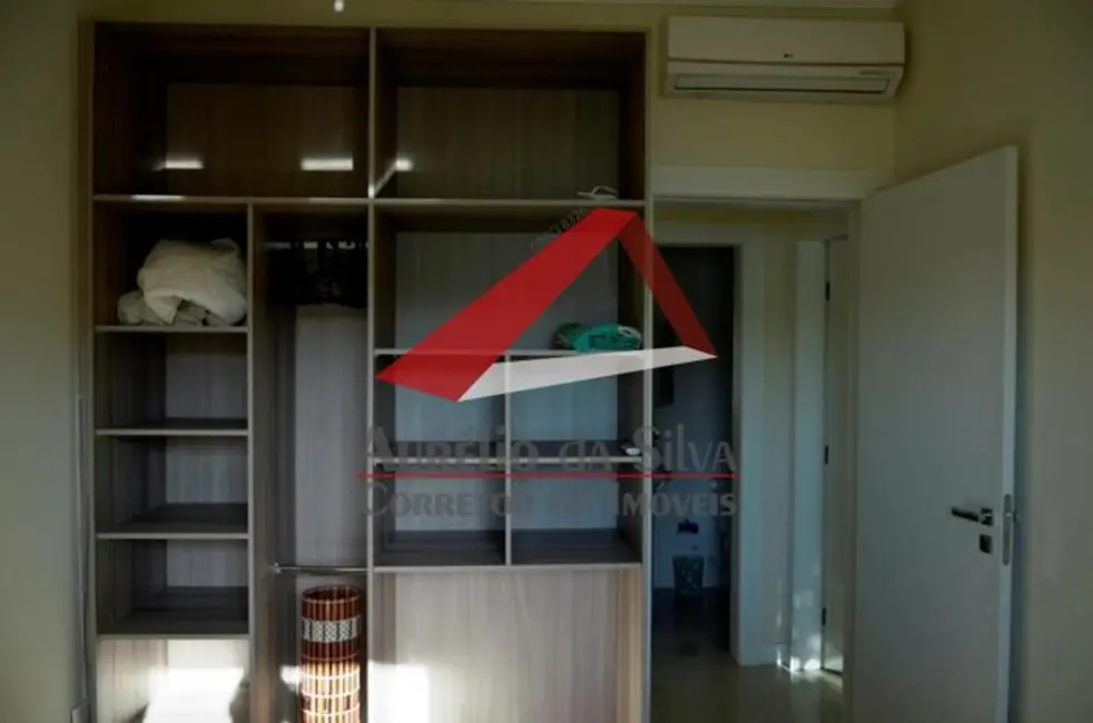 Apartamento com 2 quartos para alugar, 80m2 em Centro, Bombinhas - SC - imagem 8 Foto 8 de Apartamento com 2 quartos para alugar, 80m2 em Centro, Bombinhas - SC