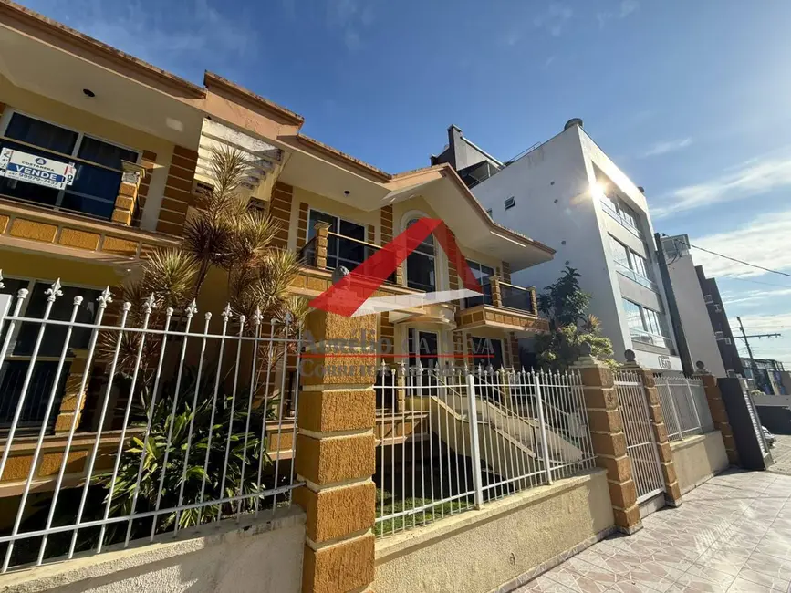 Foto 2 de Apartamento com 2 quartos à venda e para alugar em Centro, Bombinhas - SC