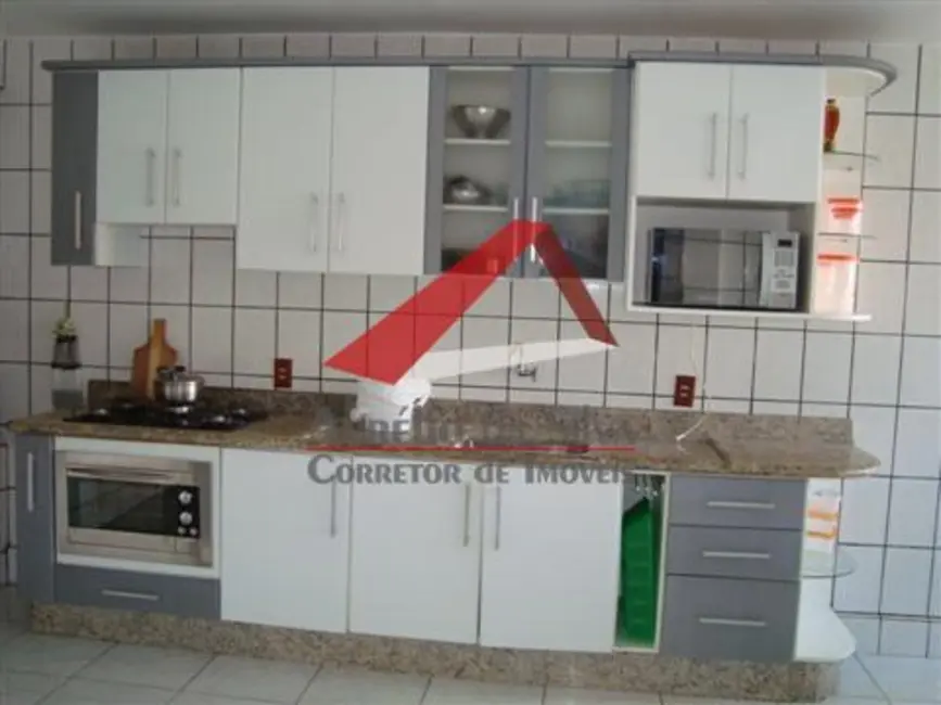 Apartamento com 6 quartos para alugar em Centro, Bombinhas - SC - imagem 3 Foto 3 de Apartamento com 6 quartos para alugar em Centro, Bombinhas - SC