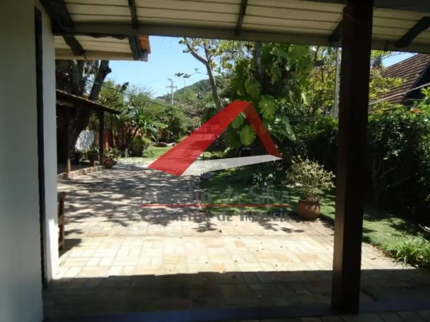 Apartamento com 3 quartos para alugar, 80m2 em Centro, Bombinhas - SC - imagem 6 Foto 6 de Apartamento com 3 quartos para alugar, 80m2 em Centro, Bombinhas - SC