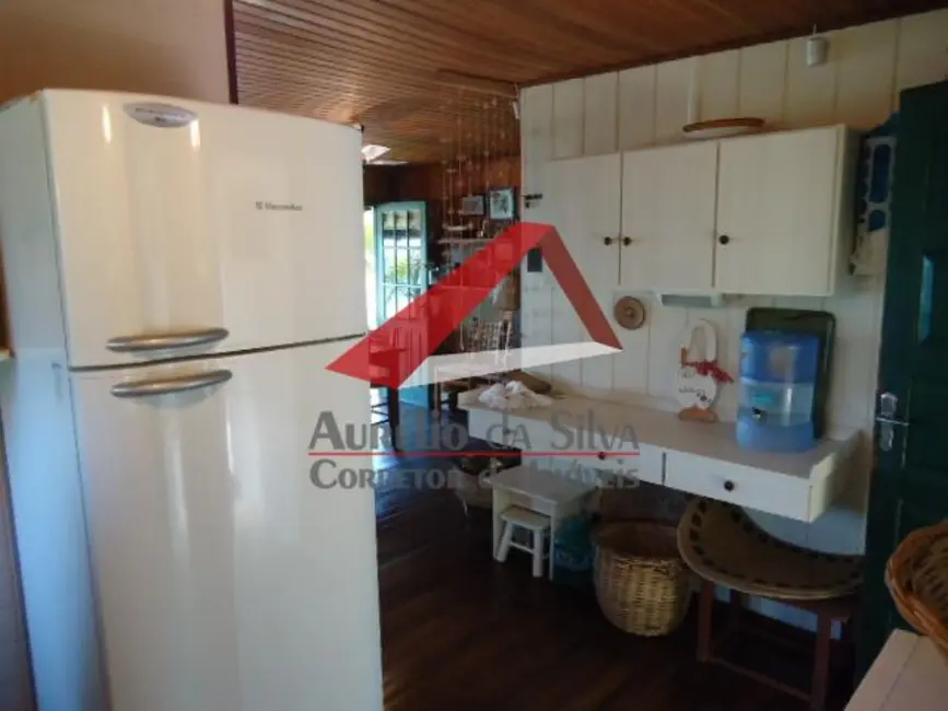 Apartamento com 3 quartos para alugar, 80m2 em Centro, Bombinhas - SC - imagem 5 Foto 5 de Apartamento com 3 quartos para alugar, 80m2 em Centro, Bombinhas - SC