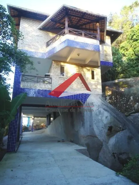 Apartamento com 5 quartos para alugar, 450m2 em Centro, Bombinhas - SC - imagem 4 Foto 4 de Apartamento com 5 quartos para alugar, 450m2 em Centro, Bombinhas - SC