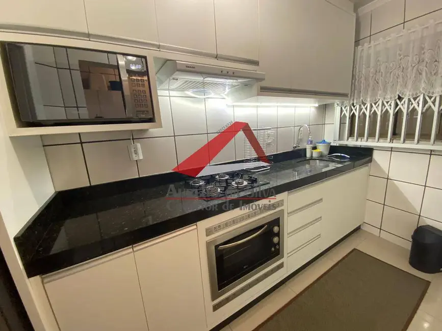 Apartamento com 2 quartos para alugar, 70m2 em Centro, Bombinhas - SC - imagem 4 Foto 4 de Apartamento com 2 quartos para alugar, 70m2 em Centro, Bombinhas - SC