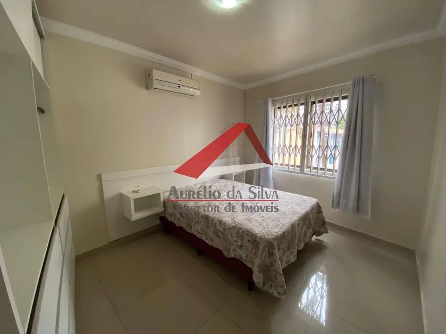 Apartamento com 2 quartos para alugar, 70m2 em Centro, Bombinhas - SC - imagem 6 Foto 6 de Apartamento com 2 quartos para alugar, 70m2 em Centro, Bombinhas - SC