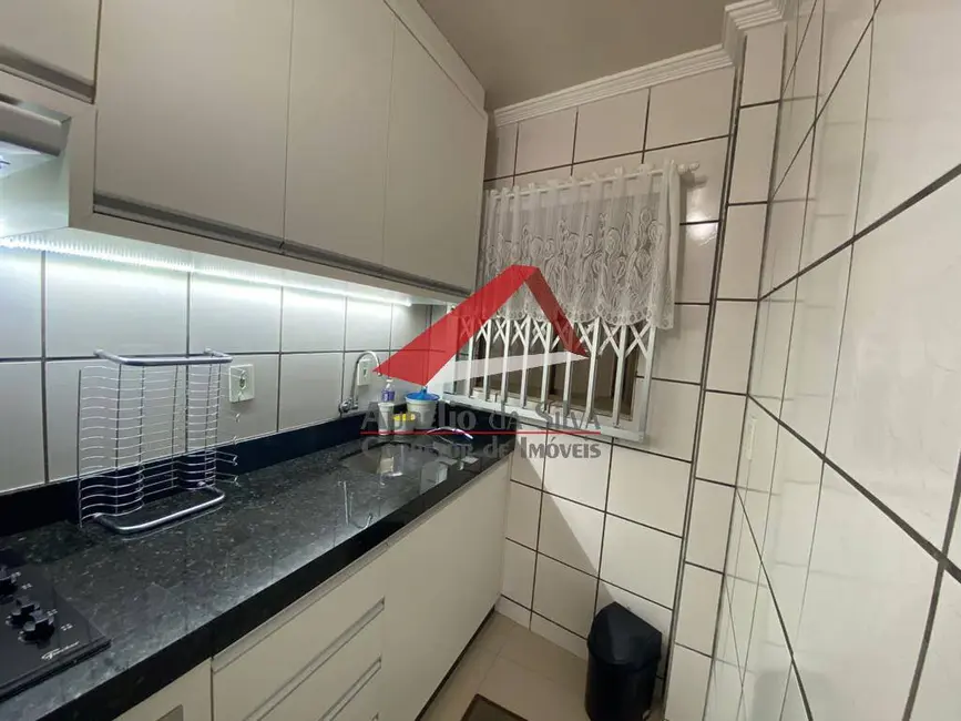 Apartamento com 2 quartos para alugar, 70m2 em Centro, Bombinhas - SC - imagem 8 Foto 8 de Apartamento com 2 quartos para alugar, 70m2 em Centro, Bombinhas - SC