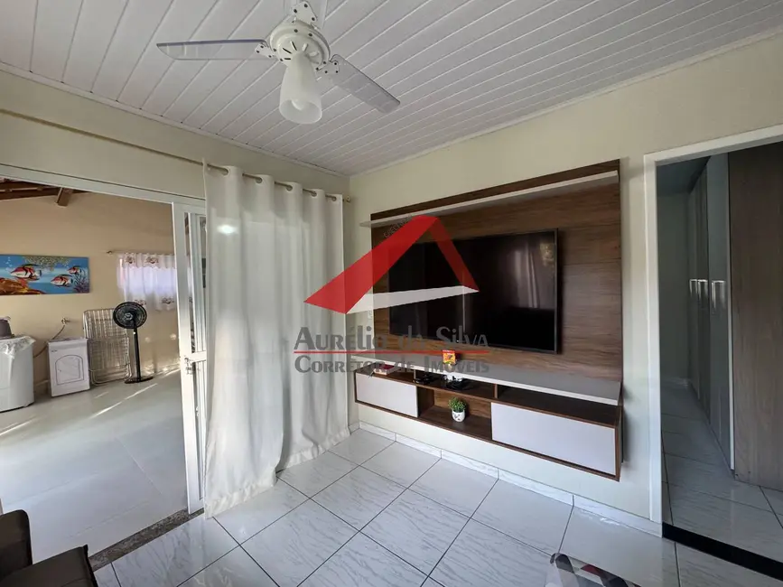 Apartamento com 4 quartos para alugar em Centro, Bombinhas - SC - imagem 8 Foto 8 de Apartamento com 4 quartos para alugar em Centro, Bombinhas - SC