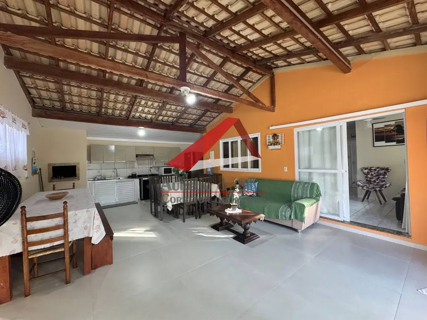 Apartamento com 4 quartos para alugar em Centro, Bombinhas - SC - imagem 5 Foto 5 de Apartamento com 4 quartos para alugar em Centro, Bombinhas - SC