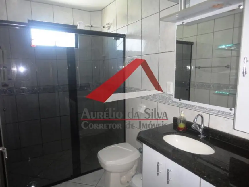 Apartamento com 2 quartos para alugar em Centro, Bombinhas - SC - imagem 4 Foto 4 de Apartamento com 2 quartos para alugar em Centro, Bombinhas - SC