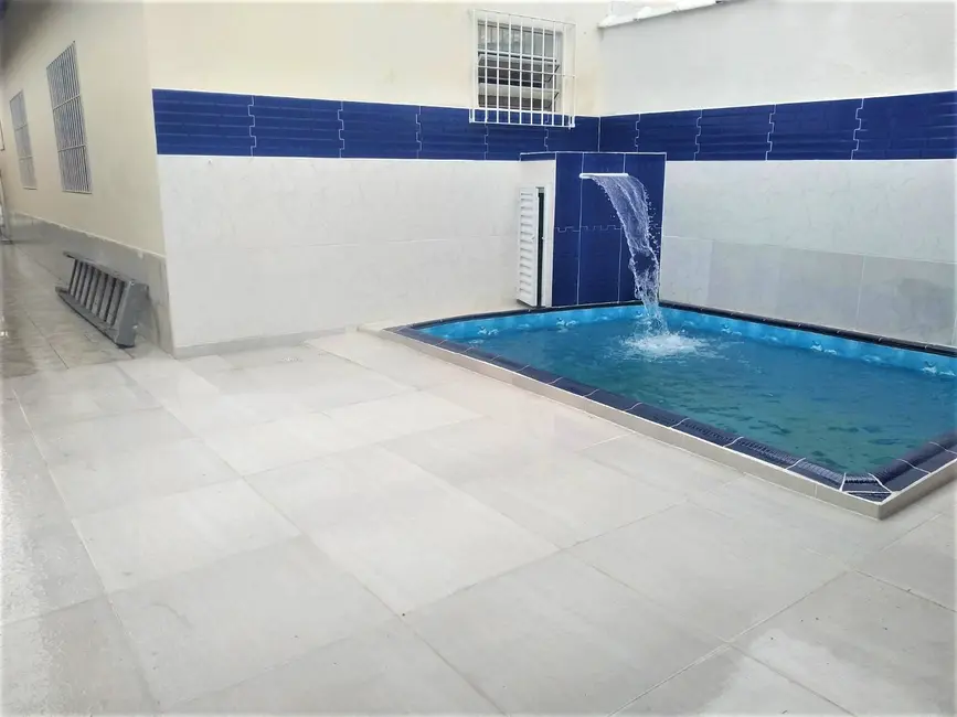 Casa com 2 quartos à venda, 75m2 em Caiçara, Praia Grande - SP - imagem 2 Foto 2 de Casa com 2 quartos à venda, 75m2 em Caiçara, Praia Grande - SP