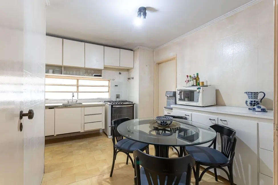 Apartamento com 3 quartos à venda, 105m2 em Moema, São Paulo - SP - imagem 6 Foto 6 de Apartamento com 3 quartos à venda, 105m2 em Moema, São Paulo - SP