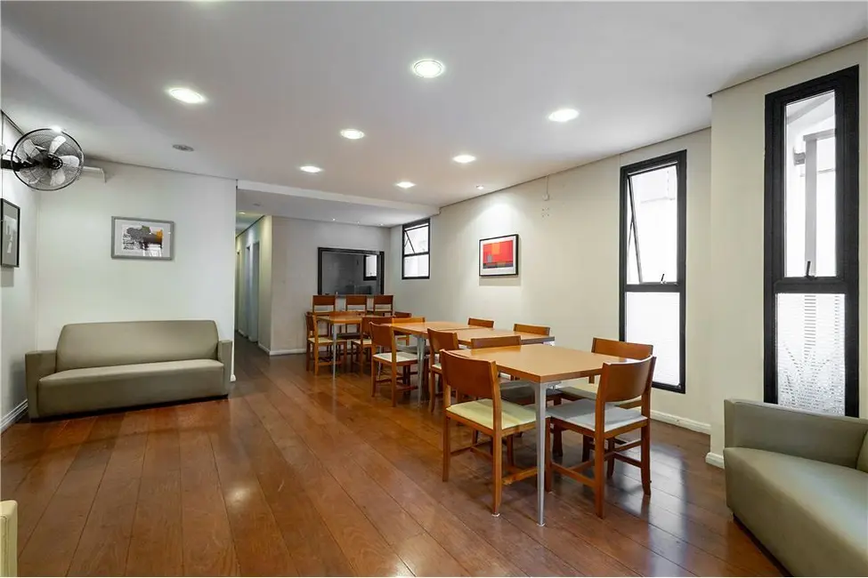 Foto 4 de Apartamento com 2 quartos à venda, 56m2 em Moema, São Paulo - SP