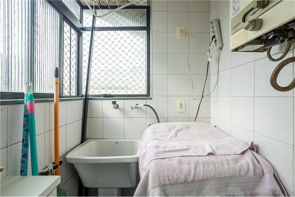 Foto 9 de Apartamento com 2 quartos à venda, 56m2 em Moema, São Paulo - SP