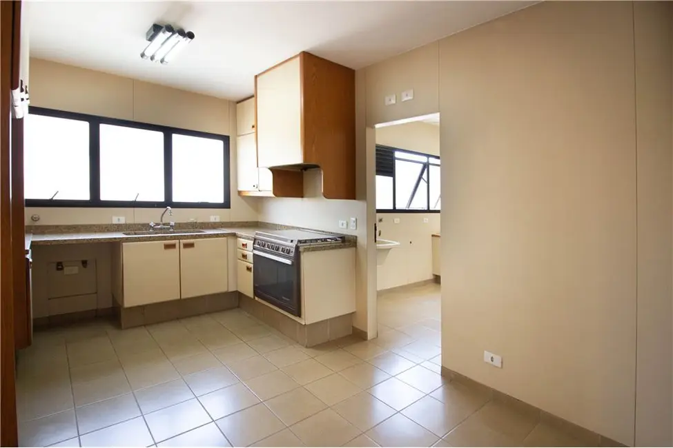 Foto 6 de Apartamento com 4 quartos à venda, 220m2 em Moema, São Paulo - SP