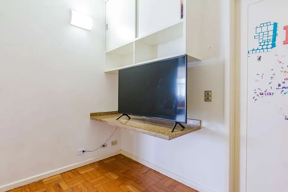Apartamento com 3 quartos à venda, 196m2 em Higienópolis, São Paulo - SP - imagem 3 Foto 3 de Apartamento com 3 quartos à venda, 196m2 em Higienópolis, São Paulo - SP