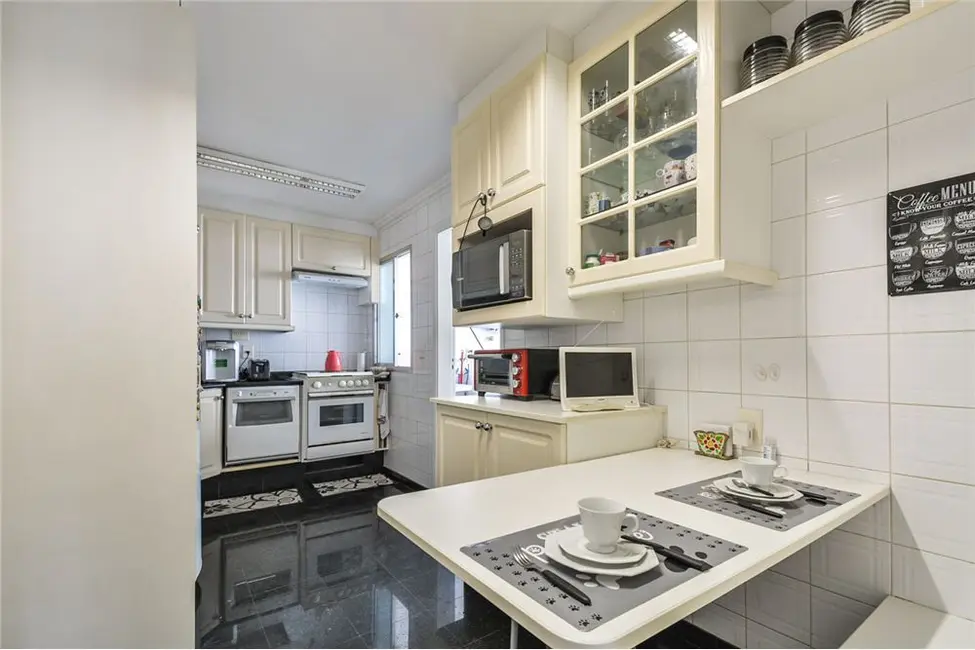 Foto 9 de Apartamento com 4 quartos à venda, 136m2 em Itaim Bibi, São Paulo - SP