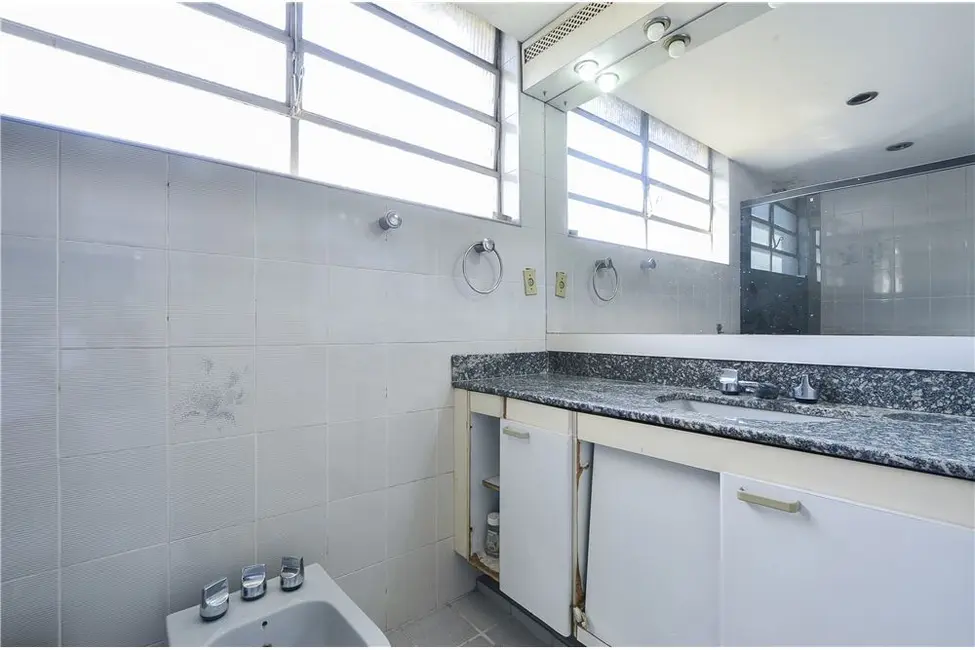 Apartamento com 3 quartos à venda, 141m2 em Pinheiros, São Paulo - SP - imagem 9 Foto 9 de Apartamento com 3 quartos à venda, 141m2 em Pinheiros, São Paulo - SP