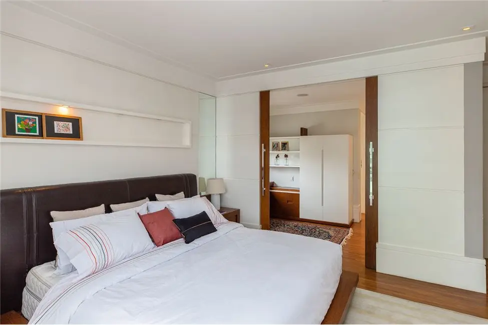 Apartamento com 3 quartos à venda, 300m2 em Moema, São Paulo - SP - imagem 8 Foto 8 de Apartamento com 3 quartos à venda, 300m2 em Moema, São Paulo - SP