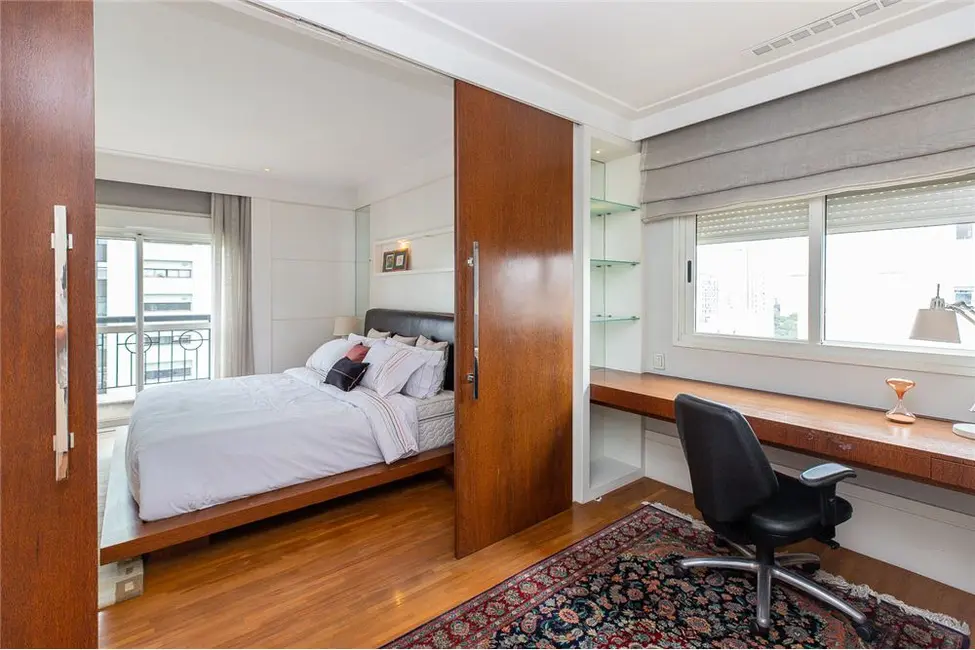 Apartamento com 3 quartos à venda, 300m2 em Moema, São Paulo - SP - imagem 5 Foto 5 de Apartamento com 3 quartos à venda, 300m2 em Moema, São Paulo - SP