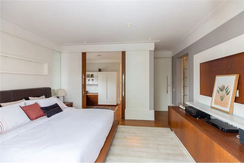 Apartamento com 3 quartos à venda, 300m2 em Moema, São Paulo - SP - imagem 9 Foto 9 de Apartamento com 3 quartos à venda, 300m2 em Moema, São Paulo - SP