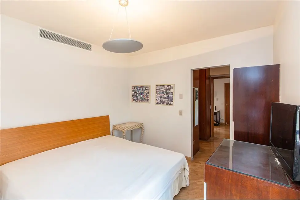 Apartamento com 3 quartos à venda, 219m2 em Moema, São Paulo - SP - imagem 5 Foto 5 de Apartamento com 3 quartos à venda, 219m2 em Moema, São Paulo - SP