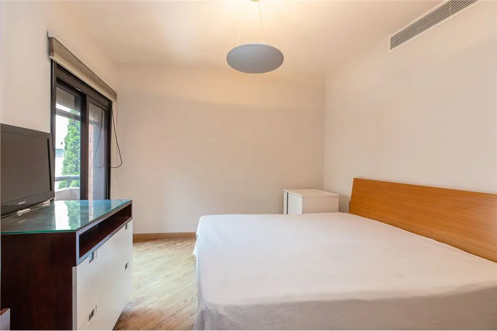Apartamento com 3 quartos à venda, 219m2 em Moema, São Paulo - SP - imagem 4 Foto 4 de Apartamento com 3 quartos à venda, 219m2 em Moema, São Paulo - SP