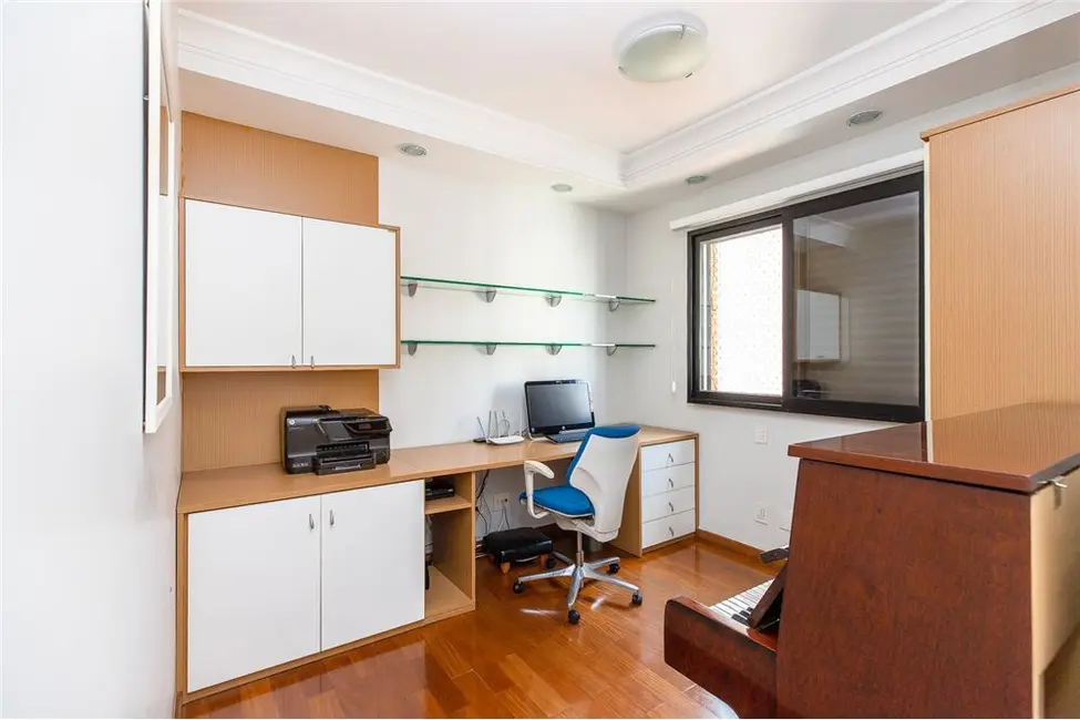Apartamento com 3 quartos à venda, 161m2 em Moema, São Paulo - SP - imagem 3 Foto 3 de Apartamento com 3 quartos à venda, 161m2 em Moema, São Paulo - SP