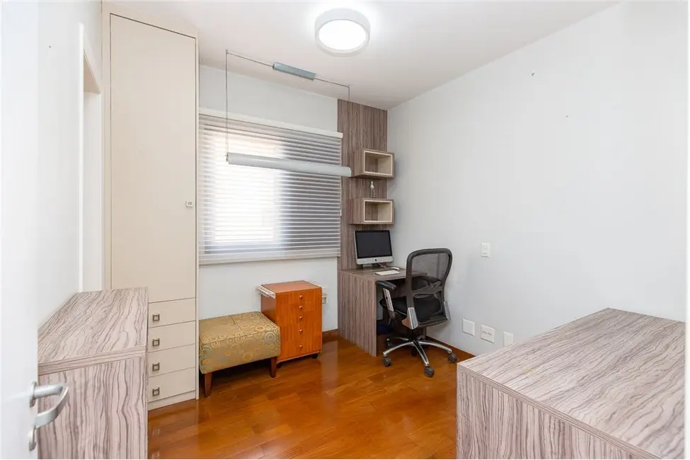 Apartamento com 3 quartos à venda, 161m2 em Moema, São Paulo - SP - imagem 6 Foto 6 de Apartamento com 3 quartos à venda, 161m2 em Moema, São Paulo - SP