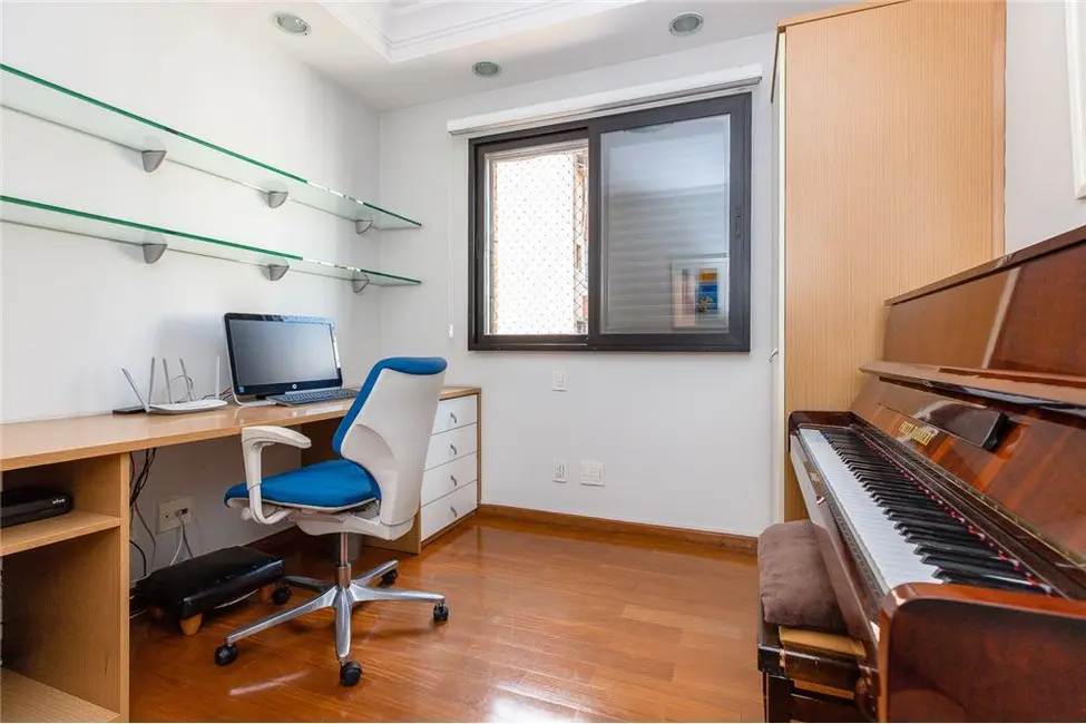 Apartamento com 3 quartos à venda, 161m2 em Moema, São Paulo - SP - imagem 4 Foto 4 de Apartamento com 3 quartos à venda, 161m2 em Moema, São Paulo - SP